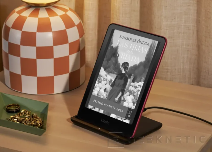 Geeknetic Amazon renueva su línea de Ebooks, incluyendo el primer Kindle con pantalla a color 3