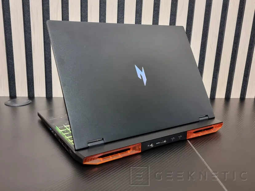 Geeknetic Acer Nitro 16 AN16-73 Review 1