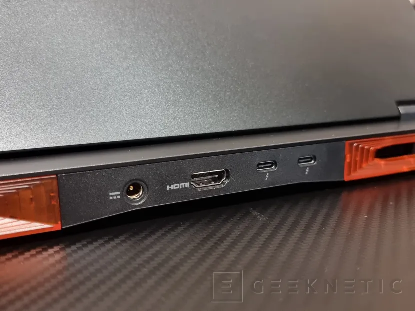 Geeknetic Acer Nitro 16 AN16-73 Review 3