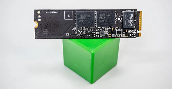 Geeknetic La muestra de la nueva controladora Phison E31 para SSDs PCIe 5.0 se calienta y consume menos que las actuales 1