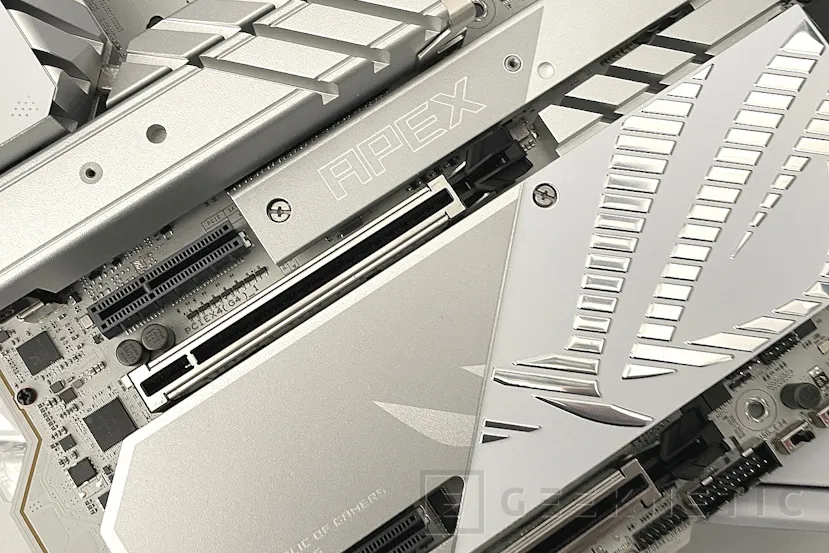 ASUS ROG MAXIMUS Z890 APEX