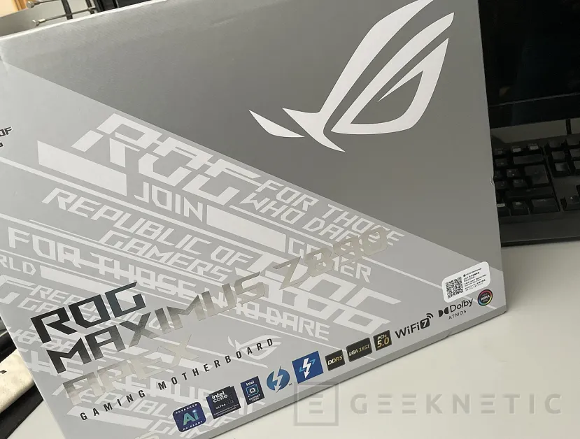 Geeknetic ASUS ROG MAXIMUS Z890 APEX Review 1