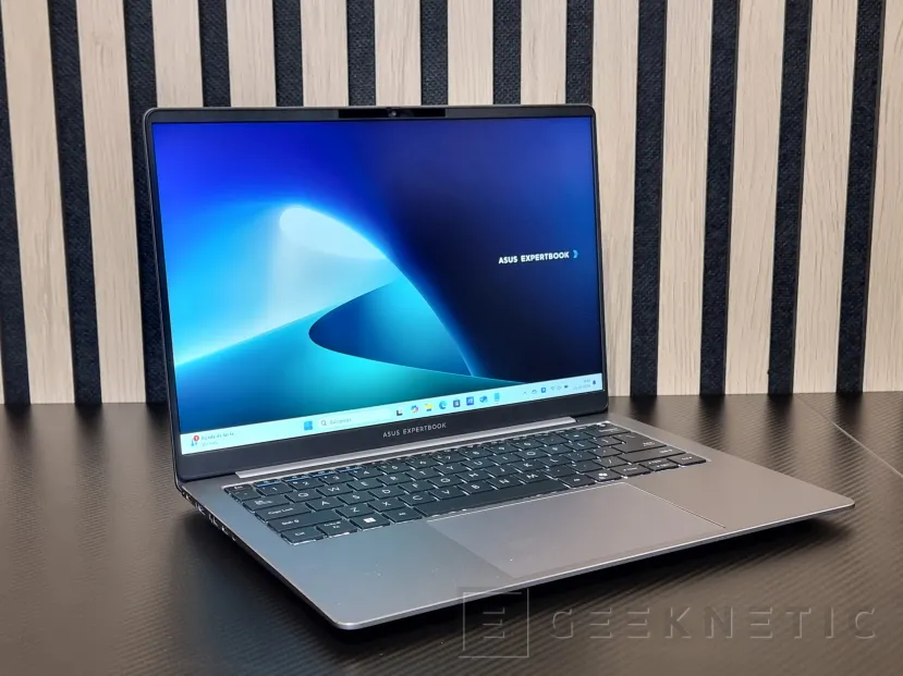 Geeknetic ASUS Expertbook P5 P5405CSA Review con Core Ultra 7 258V 5