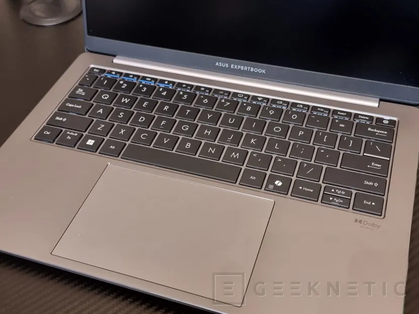 Geeknetic ASUS Expertbook P5 P5405CSA Review con Core Ultra 7 258V 6