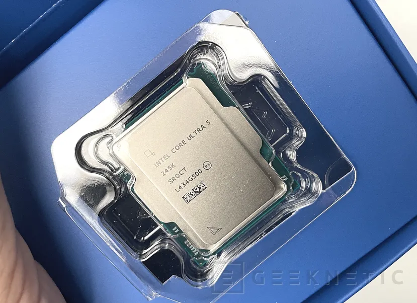 Geeknetic Intel Core Ultra 5 245K Review 3