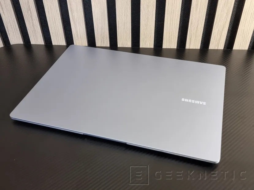 Geeknetic Samsung Galaxy Book4 Edge 16 Review con Snapdragon X Elite X1E-84-100 2