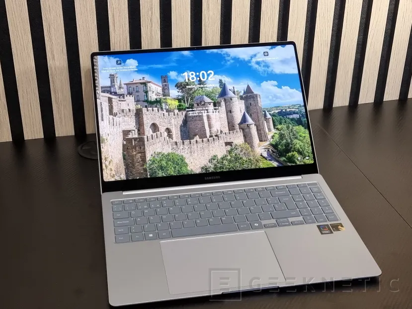 Geeknetic Samsung Galaxy Book4 Edge 16 Review con Snapdragon X Elite X1E-84-100 6