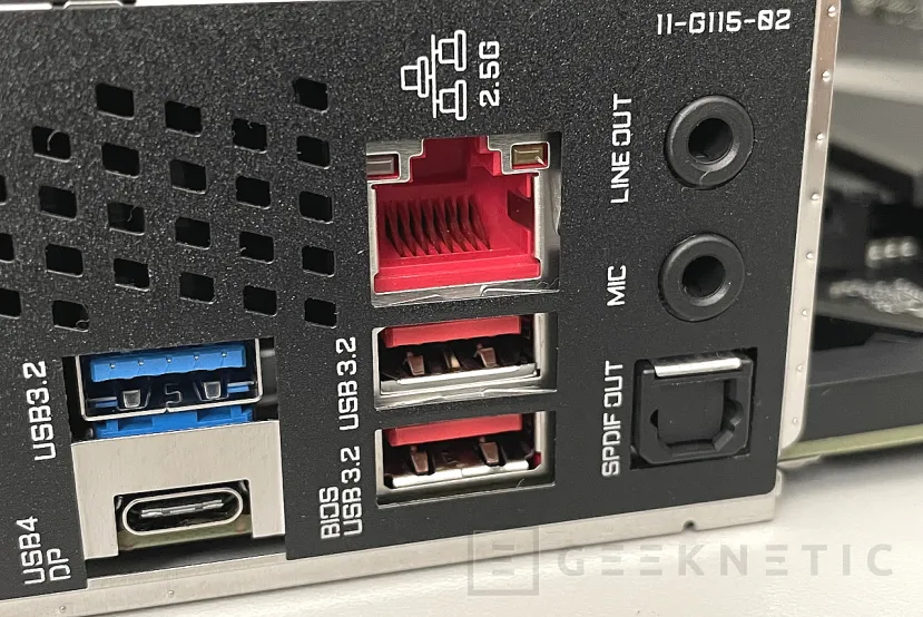 Geeknetic Gigabyte X870 AORUS ELITE WIFI7 Review 16