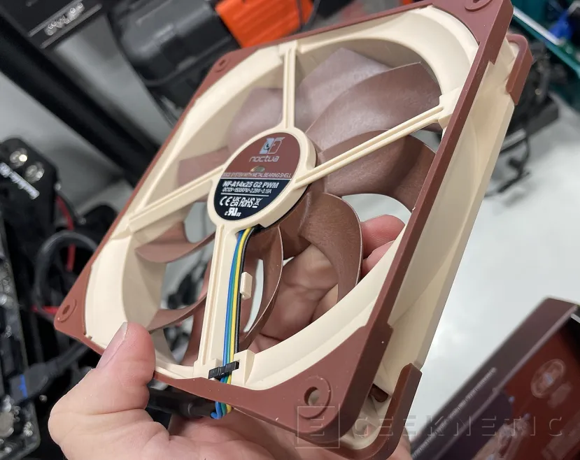 Geeknetic Noctua NF-A14x25 G2 PWM Review 9