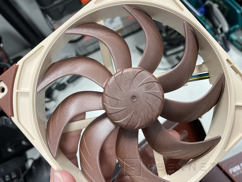 Geeknetic Noctua NF-A14x25 G2 PWM Review 5