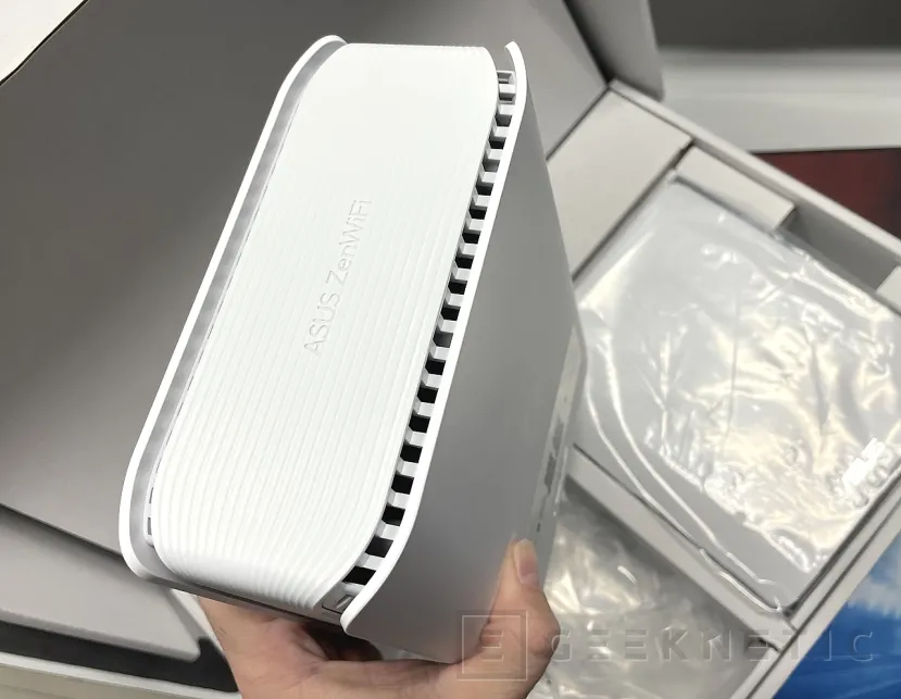 Geeknetic ASUS ZenWiFi BT10 Review 5