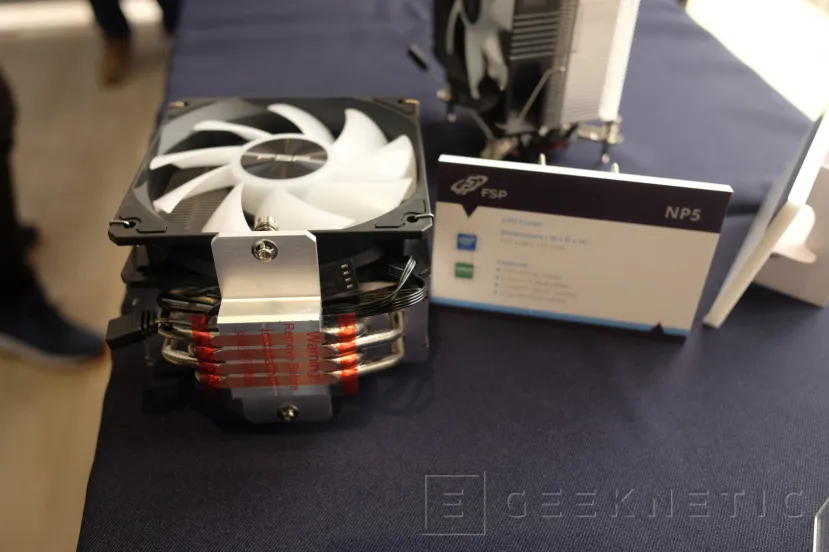 Geeknetic FSP sorprende con nuevas fuentes de 2500W, Cajas de doble cristal y RLs de 480mm 23