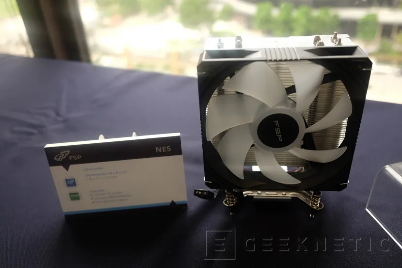 Geeknetic FSP sorprende con nuevas fuentes de 2500W, Cajas de doble cristal y RLs de 480mm 22