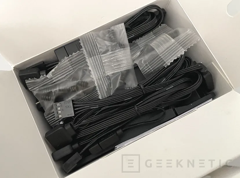 Geeknetic Be Quiet! LIGHT WINGS LX 120mm PWM Pack 3 Review 2