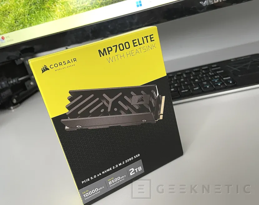 Geeknetic Corsair MP700 Elite 2TB Review 1