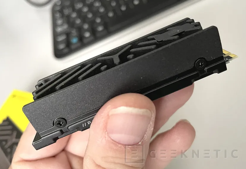 Geeknetic Corsair MP700 Elite 2TB Review 5