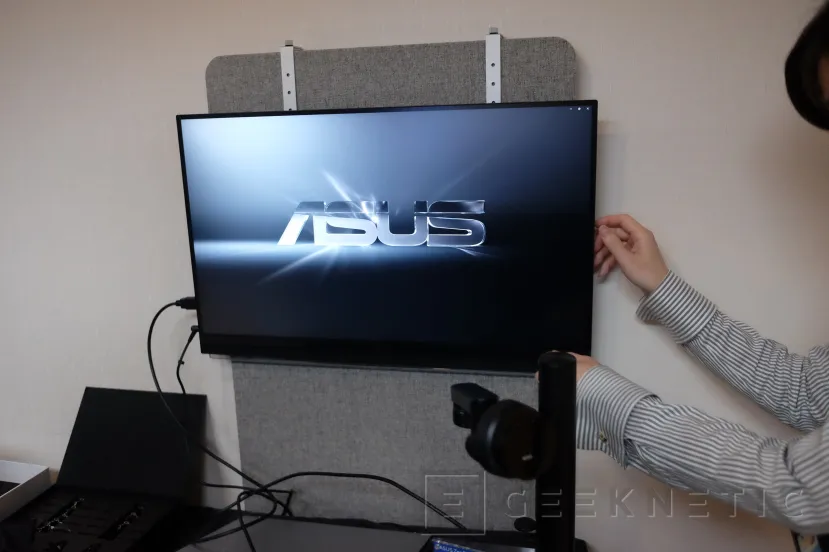 Geeknetic ASUS nos revela multitud de innovaciones en placas base, monitores, RLs, fuentes y su sistema BTF 10