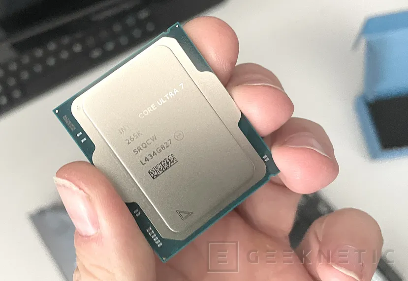 Geeknetic Intel Core Ultra 7 265K Review 1