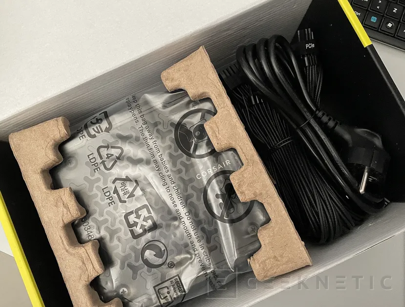 Geeknetic Corsair RMe Series RM750e Review 2