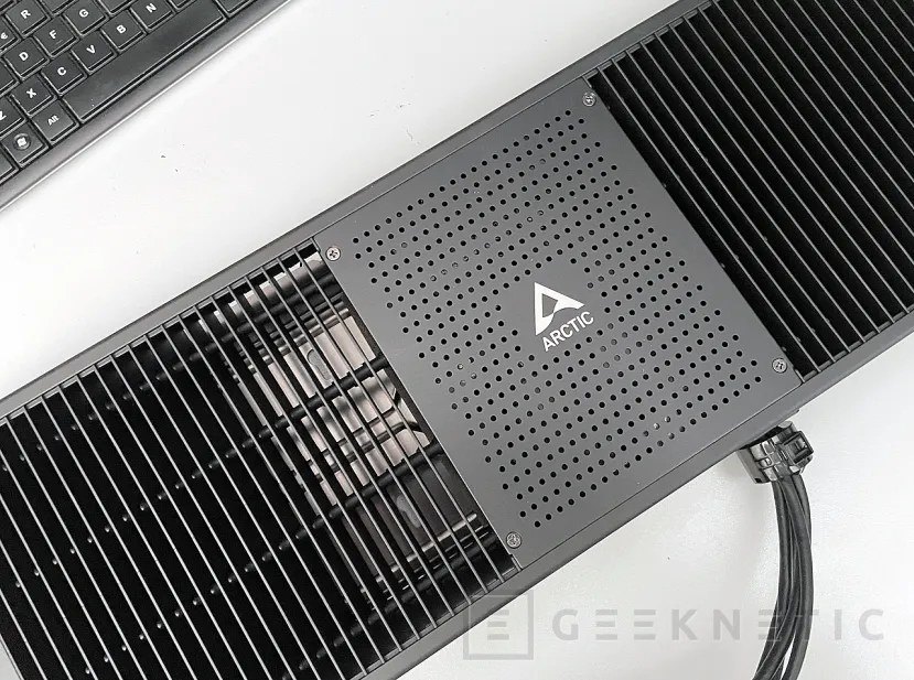 Geeknetic Arctic Senza Under Desk PC Review 3