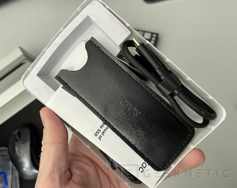 Geeknetic Netac ZX20L Portable SSD Review 3