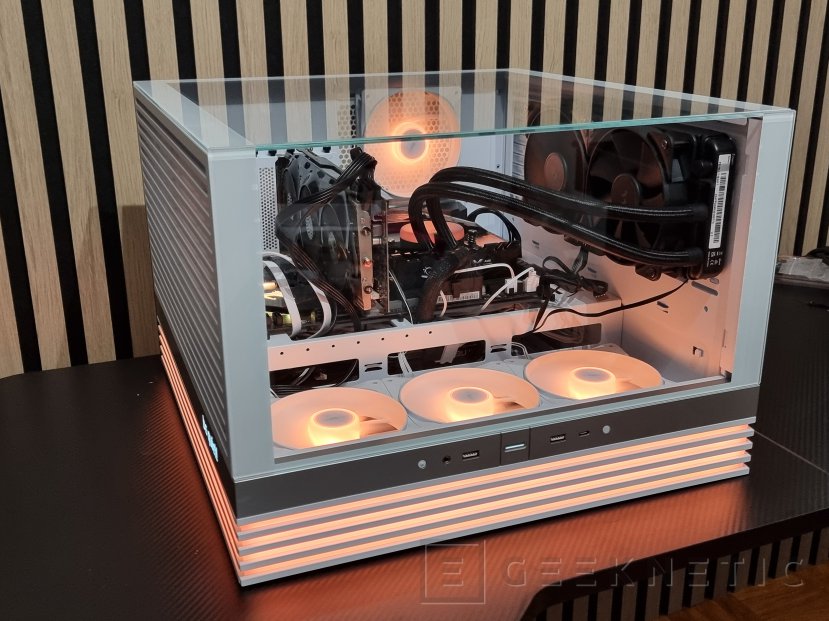 be quiet！ LIGHT BASE 600 LX 白 追加HDDケージ付き Be quiet LIGHT BASE 600 LX White LIGHT BASE 600 - 製品詳細
