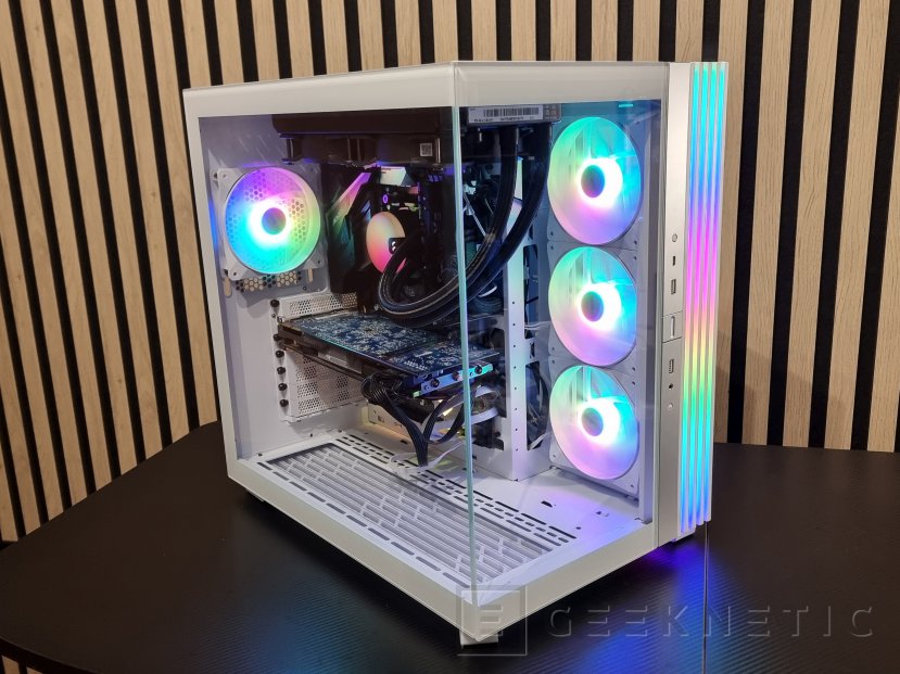 be quiet！ LIGHT BASE 600 DX [White] be quiet! Light Base 600 LX White Review