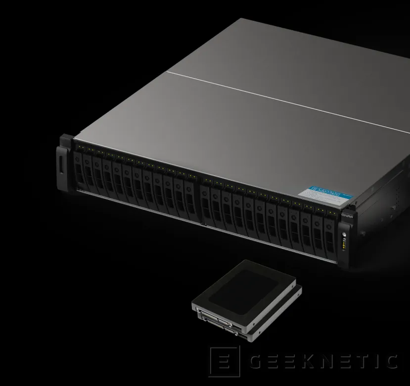 Geeknetic QNAP presenta el NAS TS-h3077AFU con procesadores Ryzen 7000 Series y capacidad para 30 discos SSD 2