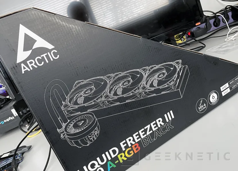 Geeknetic Arctic Liquid Freezer III 420 Black A-RGB Review 1