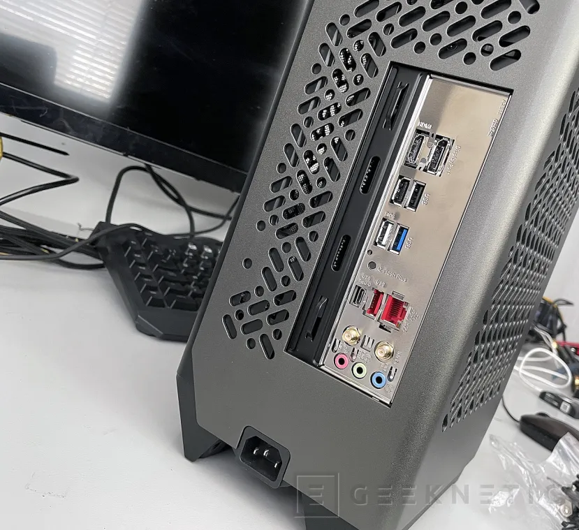 Geeknetic Cooler Master NCORE 100 MAX Review 22