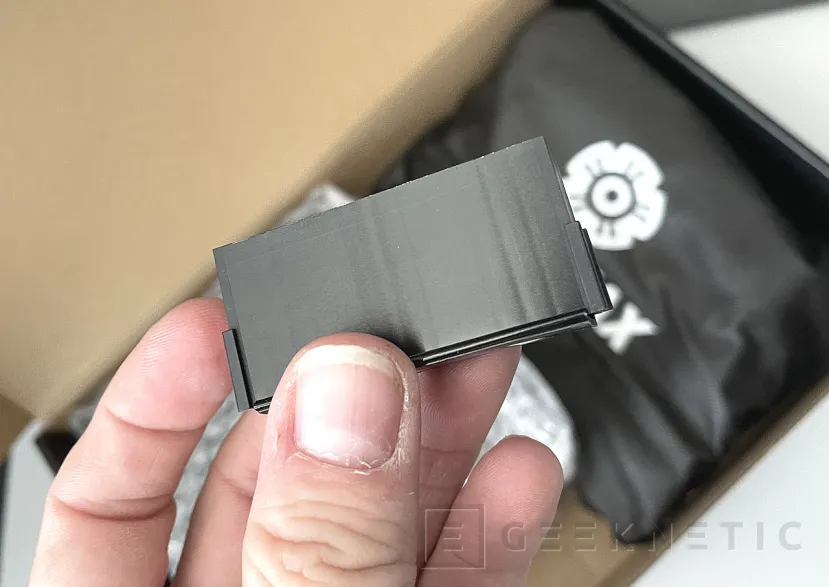 Geeknetic Enermax REVOLUTION D.F. 2 1050W Review 4