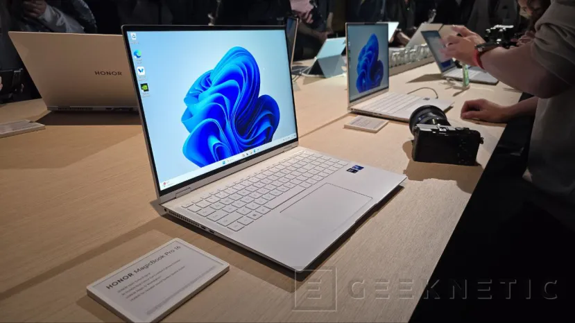 Geeknetic Honor ha dejado ver este MWC de Barcelona el portátil MagicBook Pro 16 con funciones de Inteligencia Artificial 2