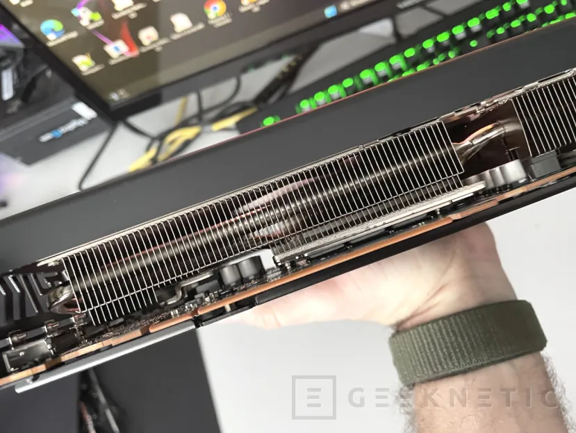 Geeknetic PowerColor HellHound AMD Radeon RX 7900 GRE Review 11