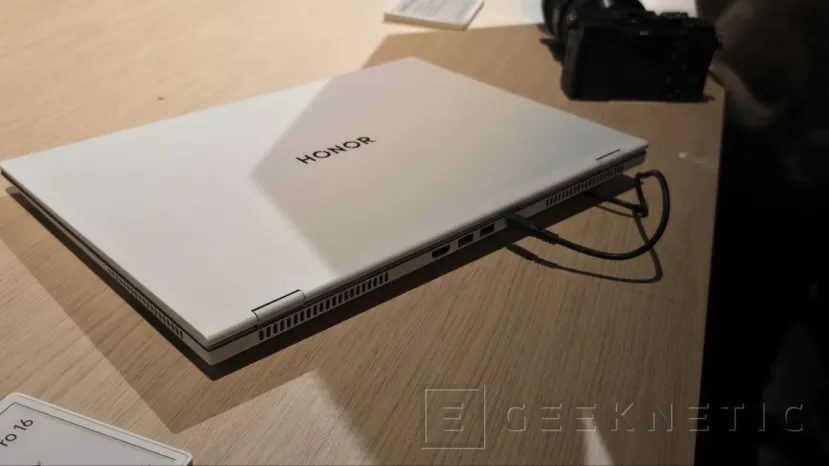 Geeknetic Honor ha dejado ver este MWC de Barcelona el portátil MagicBook Pro 16 con funciones de Inteligencia Artificial 1
