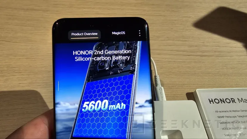 Geeknetic Honor presenta el nuevo Magic 6 Pro, con cámara profesional, pantalla ultra resistente y batería de silicio-carbono 2