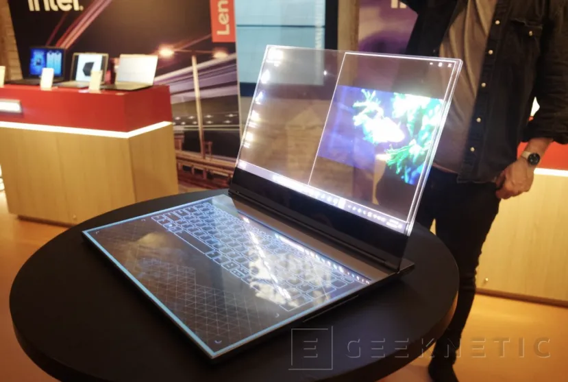 Geeknetic Así luce el Portátil con pantalla MiniLED Transparente de Lenovo 1