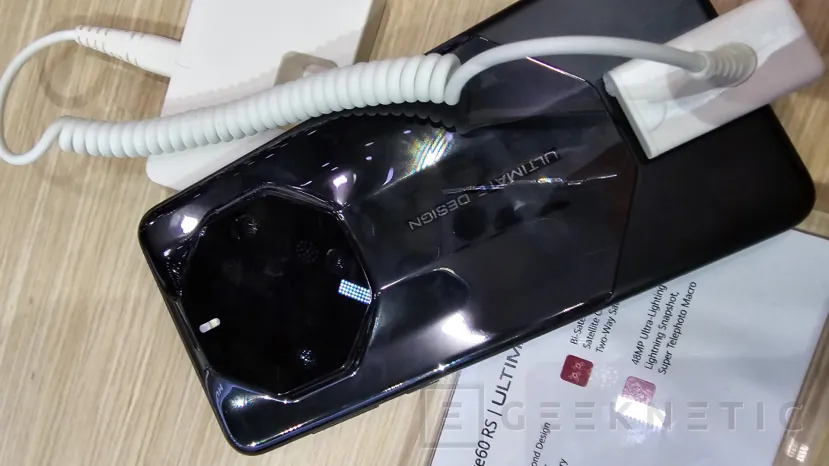 Geeknetic Huawei ha mostrado este MWC el Mate 60 RS Limited Edition, un móvil con el procesador propio Kirin 9000S 1