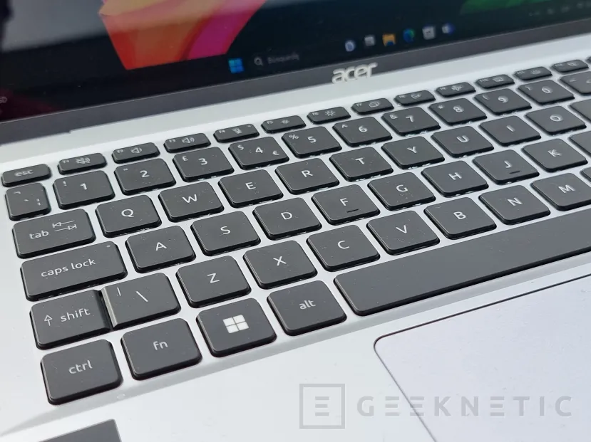 Geeknetic ACER Swift GO 14 OLED Review 7