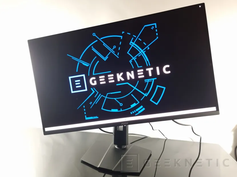 Geeknetic MSI MPG 321URX QD-OLED Review 10