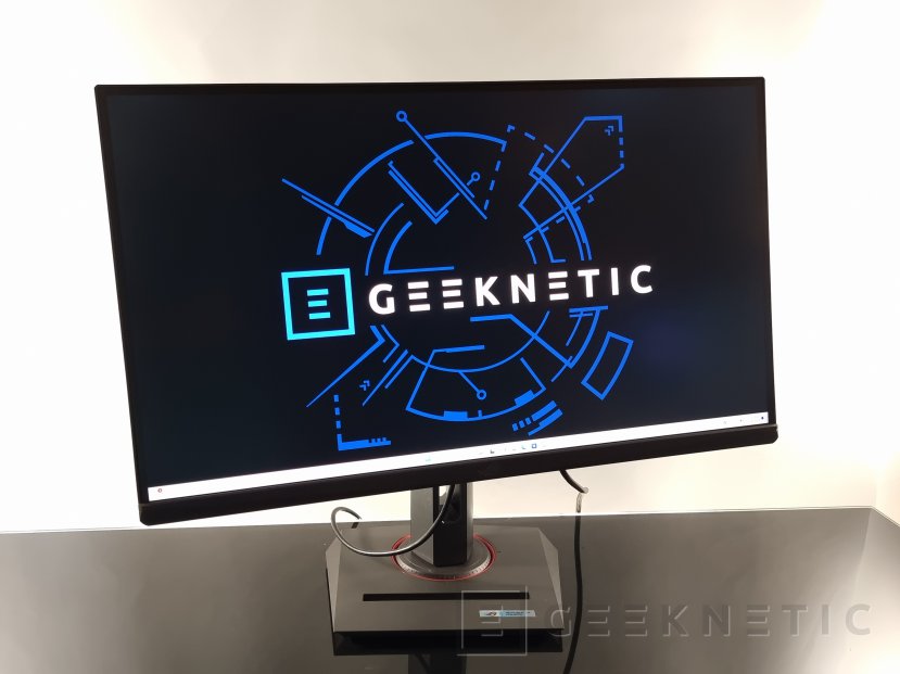 ASUS ROG Strix XG27UCS Review