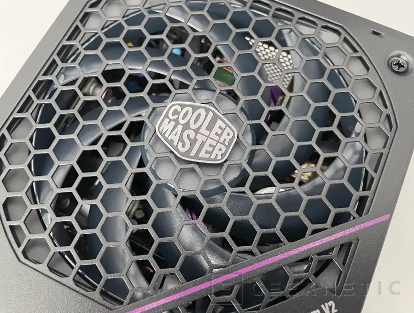 Geeknetic Cooler Master V PLATINUM 1600 V2 Review 12