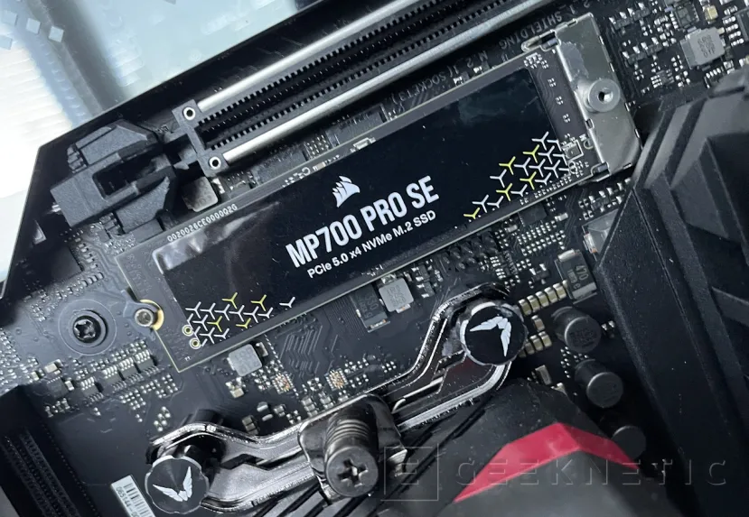 Geeknetic Corsair MP700 Pro SE 4TB Review 12