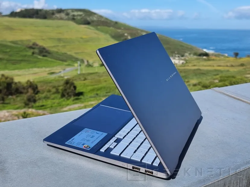 Geeknetic ASUS VivoBook S 14 OLED (S5406) Review 4