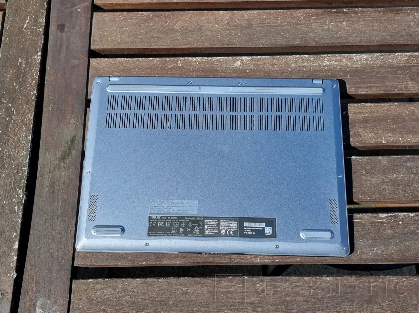 Geeknetic ASUS VivoBook S 14 OLED (S5406) Review 9