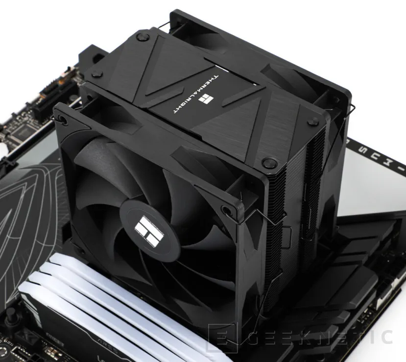 Geeknetic Thermalright anuncia su disipador Burst Assassin 120 EVO DARK con dos ventiladores y 6 heatpipes 1