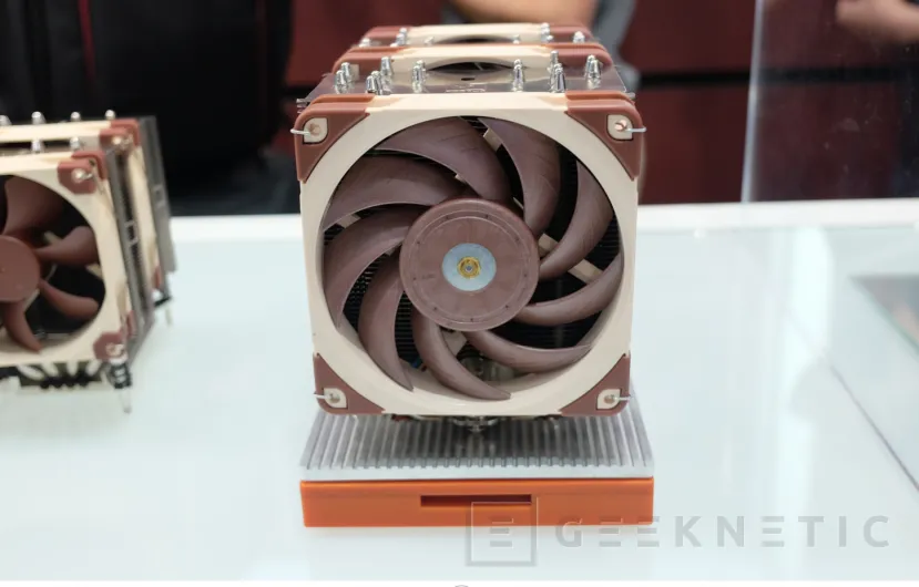 Geeknetic Este enorme disipador de Noctua puede refrigerar hasta 1.000 W en un NVIDIA GH200 Grace Hopper 3