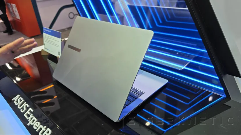 Geeknetic Los portátiles ASUS Expertbook P5 están hechos para la empresa y llegan con los Intel de próxima generación 2