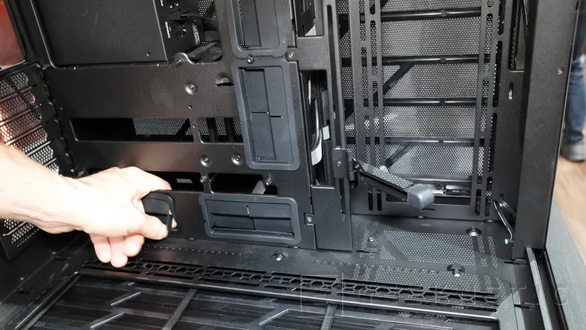 Geeknetic be quiet! Light Base 900 y 600: Nuevas cajas reversibles con doble panel de cristal templado 3