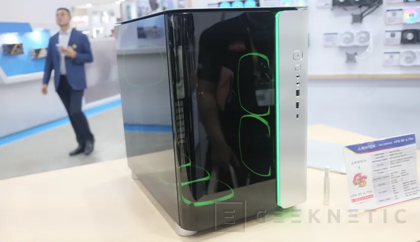 Geeknetic La MONTECH KING 95 ULTRA ofrece cristal templado curvado en el frontal con un diseño de doble cámara vertical 2