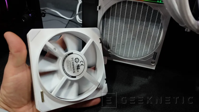 Geeknetic Nuevas refrigeraciones líquidas G.Skill TCOMAS que pueden cambiar el sentido de los ventiladores por software 2